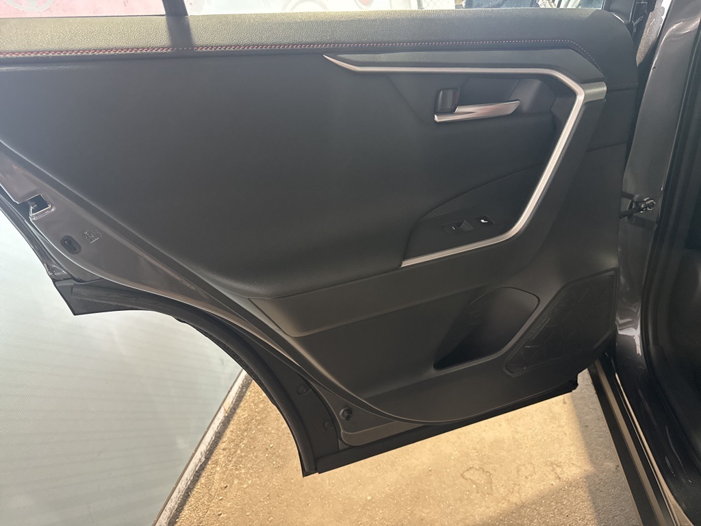 2025 Toyota RAV4 Hybrid XSE photo 21