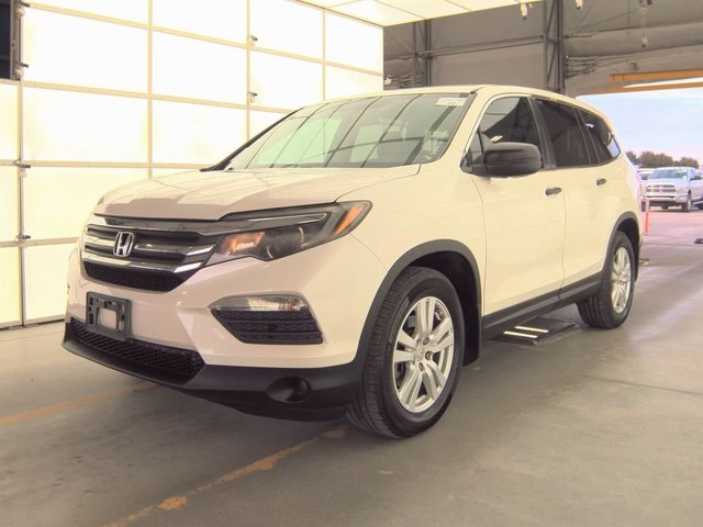 2016 Honda Pilot LX's photo