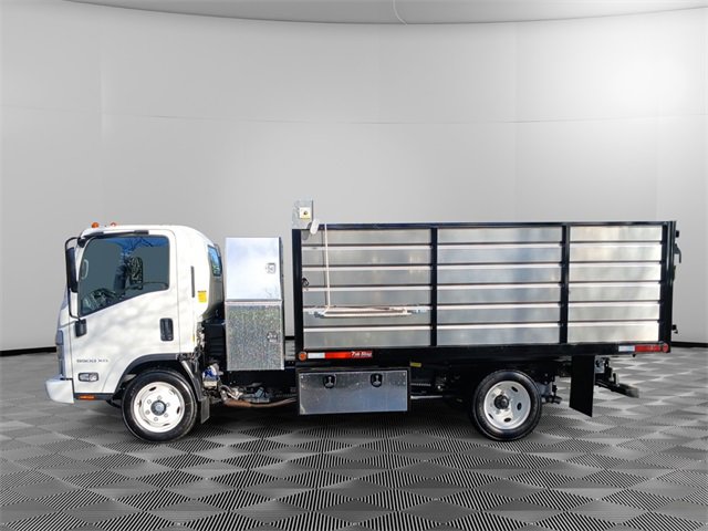 2025 Chevrolet Silverado photo 2