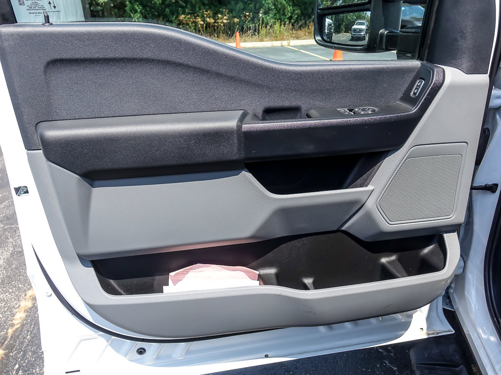 2025 FORD F-450 - Image 24