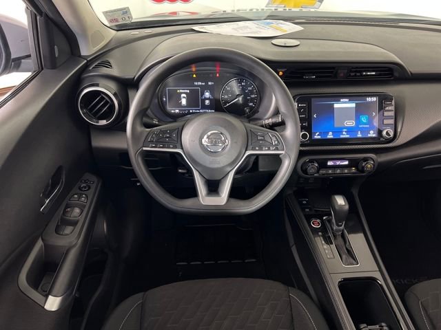 2021 Nissan Kicks SV photo 12