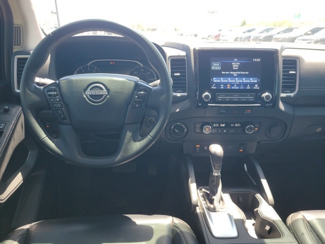2024 Nissan Frontier SL photo 3