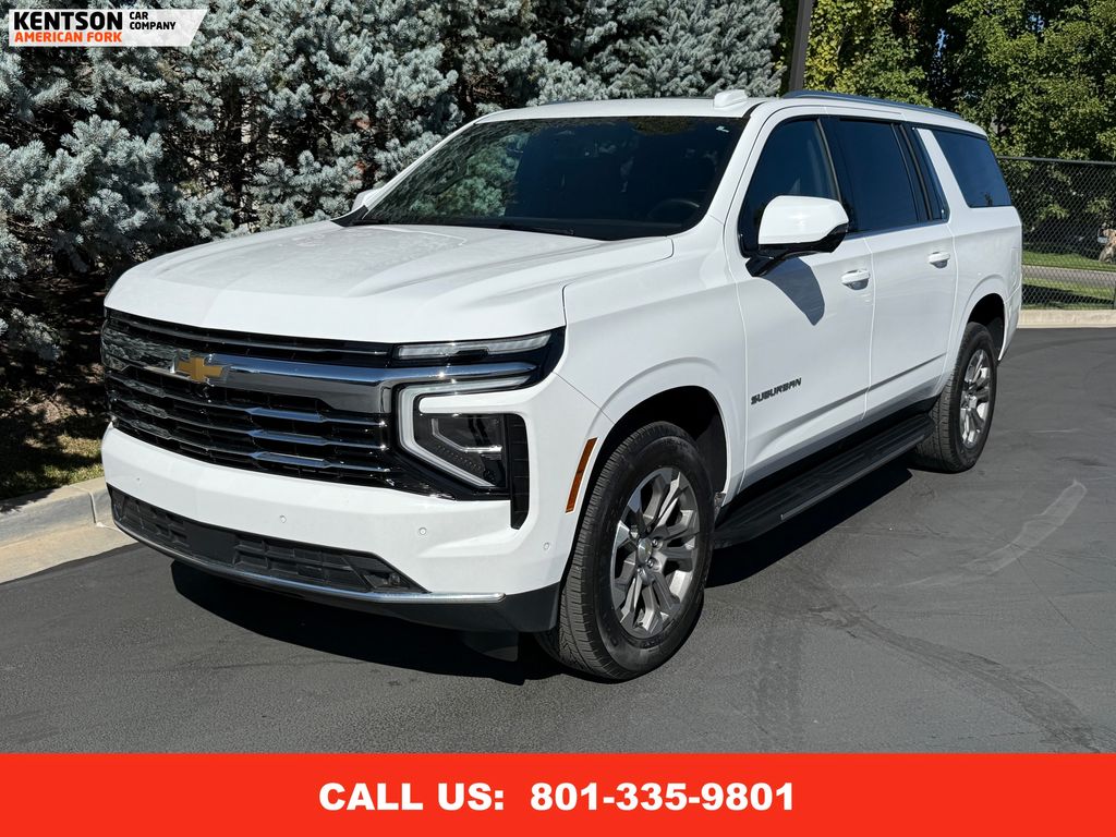 2025 Chevrolet Suburban LT photo 3