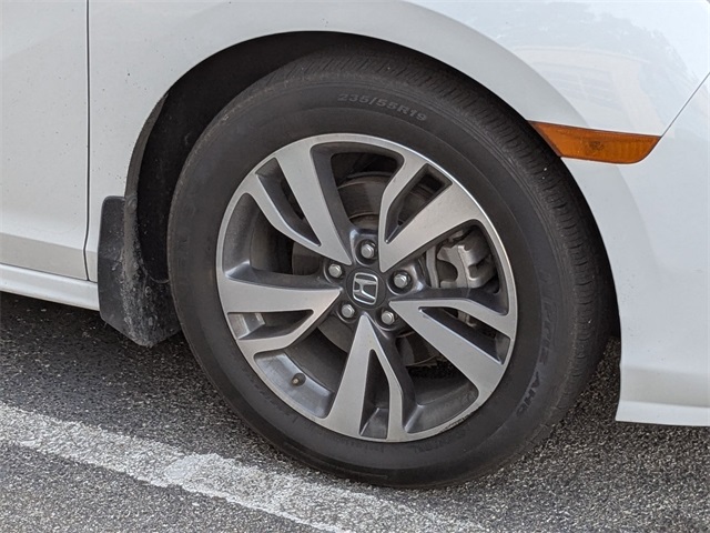 2022 Honda Odyssey Touring photo 4