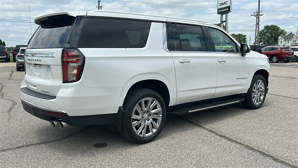 2021 Chevrolet Suburban Premier photo 3