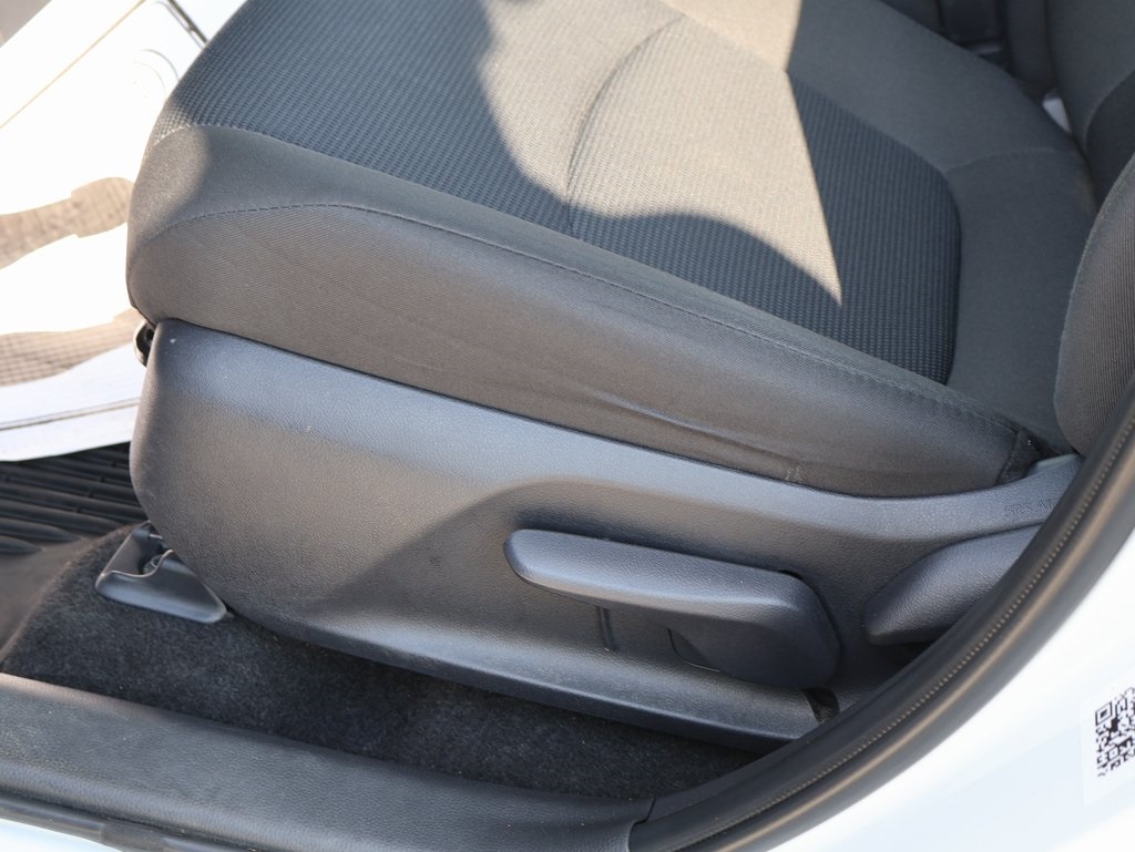 2024 Toyota RAV4 Hybrid LE photo 22