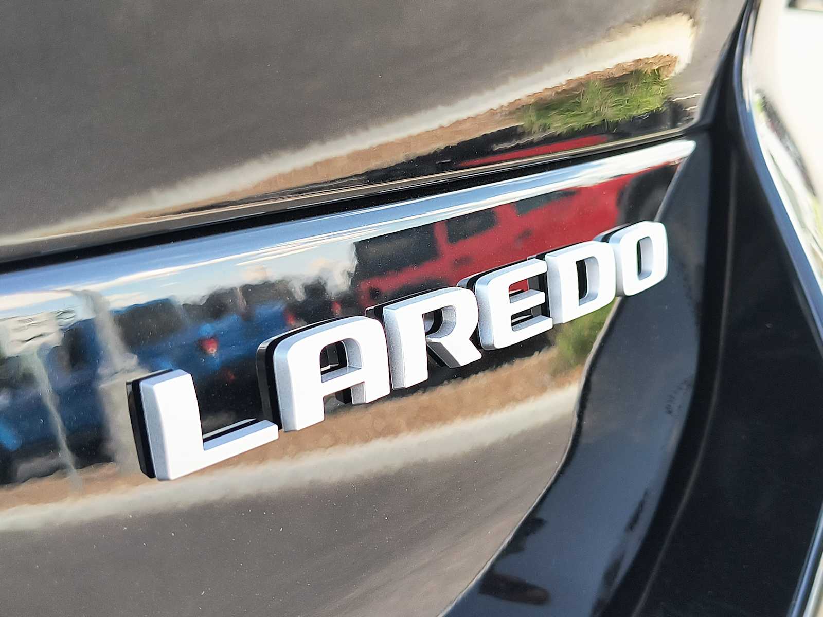 2025 Jeep Grand Cherokee Laredo X photo 4