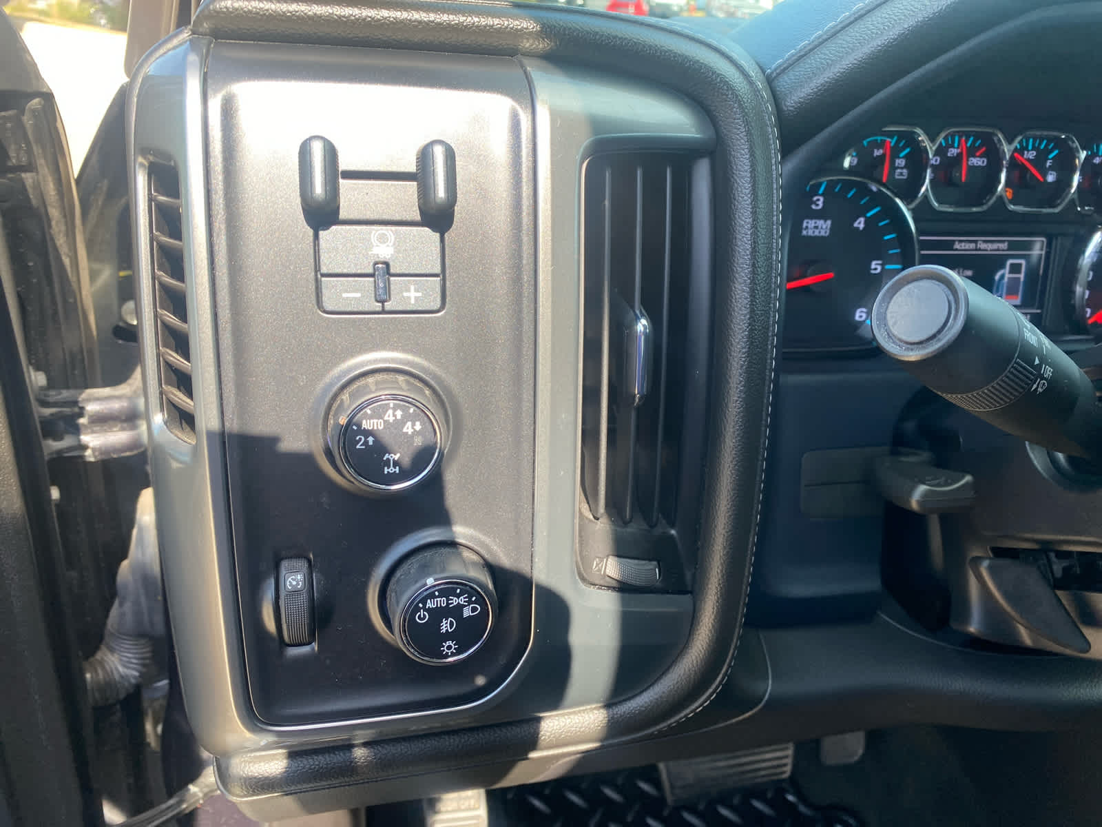 2015 Chevrolet Silverado 1500 LTZ photo 15