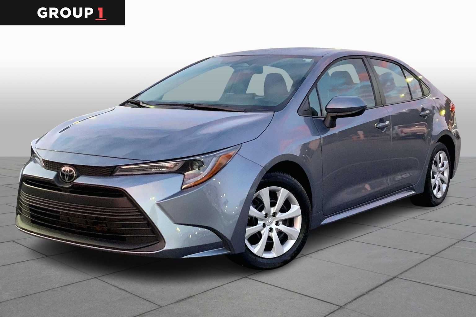 2024 Toyota Corolla LE's photo