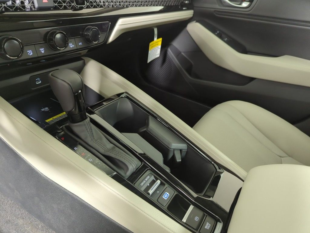 2025 Honda Accord Hybrid EX-L photo 19