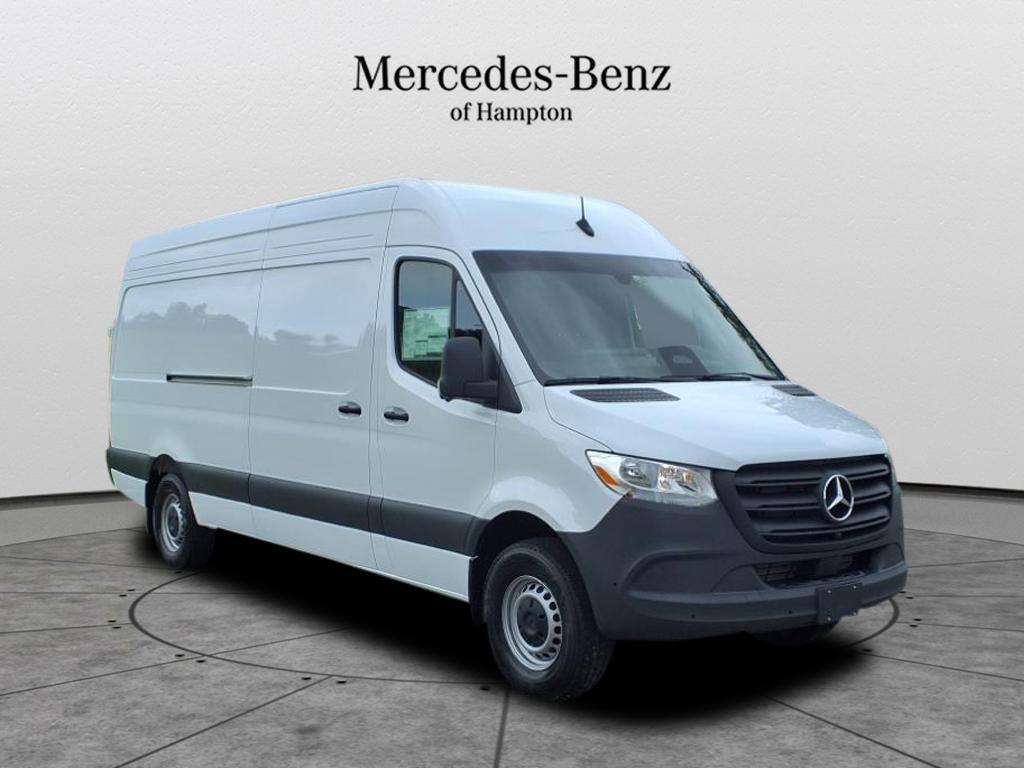 2025 Mercedes-Benz Sprinter Cargo Van Base's photo