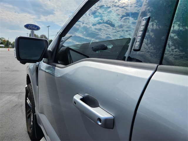 2023 Ford F-150 Lariat photo 35