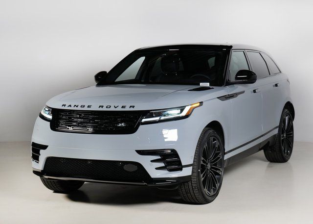 2026 Land Rover Range Rover Velar Dynamic SE's photo