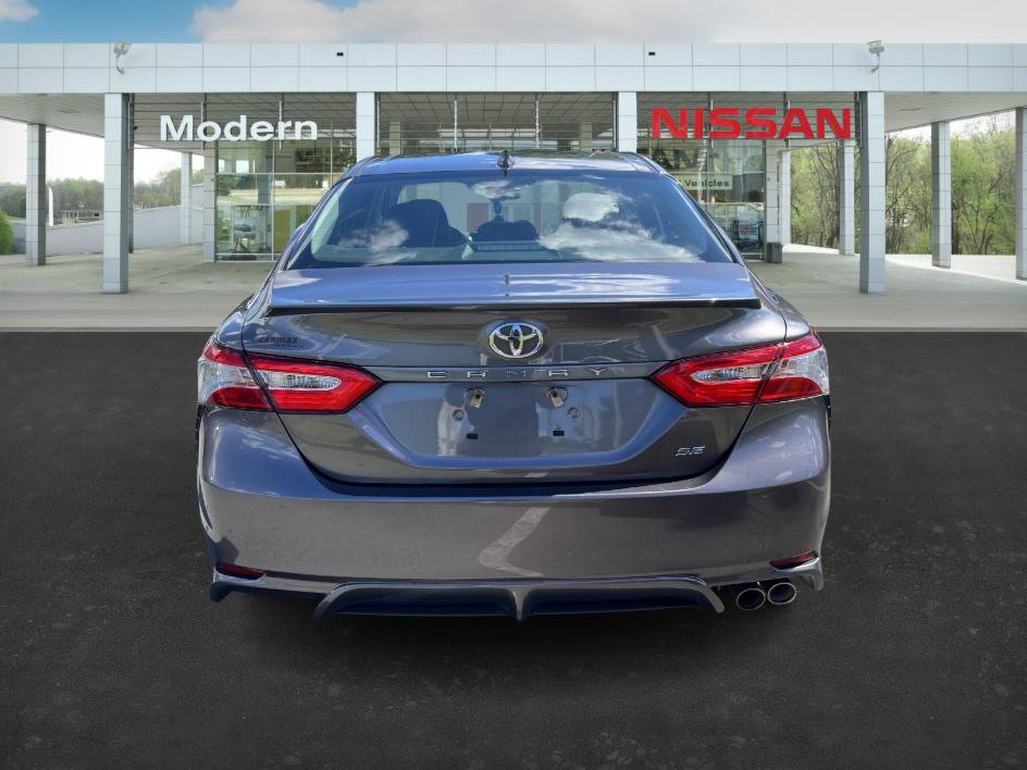 2020 Toyota Camry SE photo 4