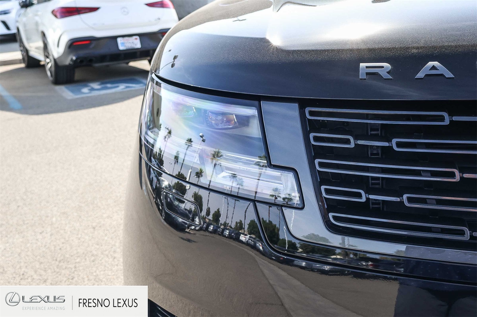 2024 Land Rover Range Rover SE photo 10