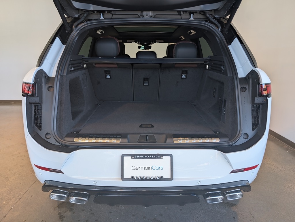 2025 Land Rover Range Rover Sport SE photo 4