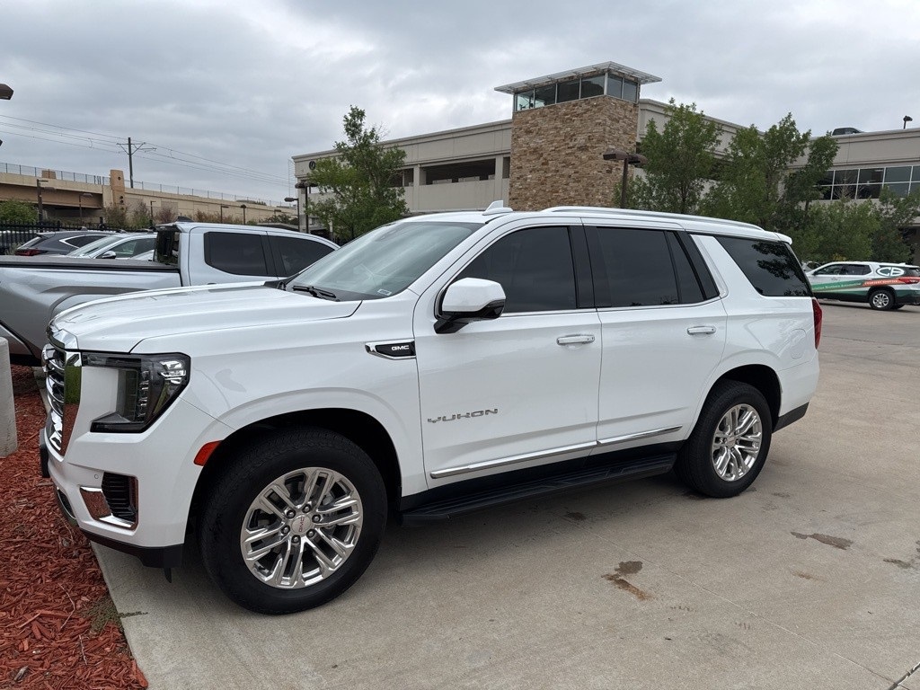 2022 GMC Yukon SLT's photo