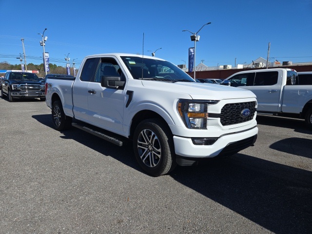 2023 Ford F-150 XL photo 2