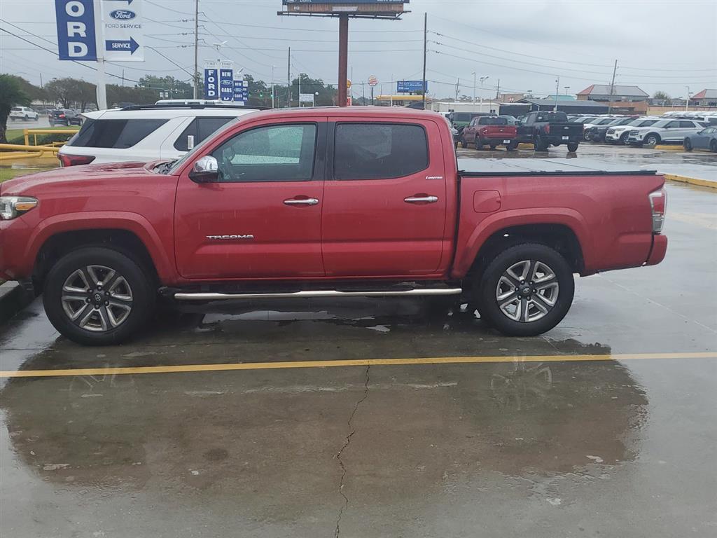 2018 Toyota Tacoma Limited photo 2