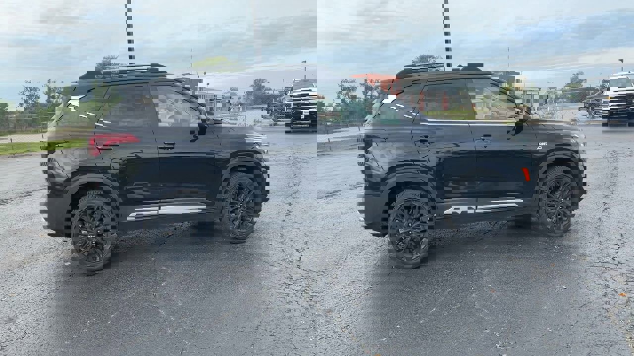 2022 Kia Seltos Nightfall Edition photo 3