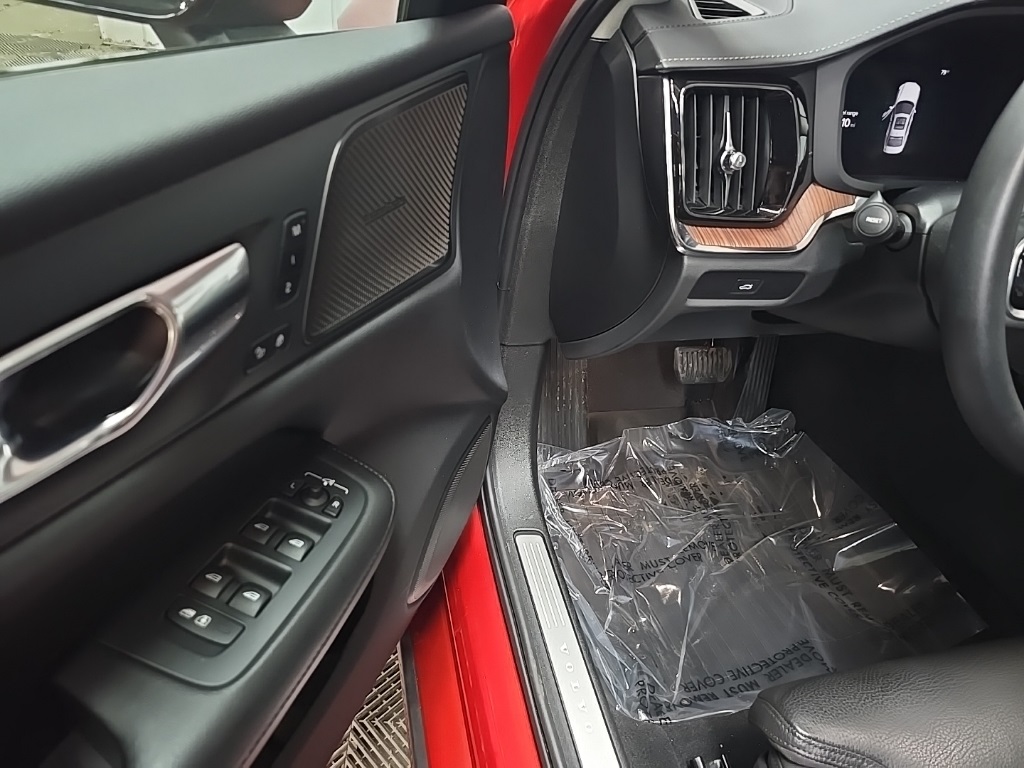 2023 Volvo S60 Ultimate photo 27
