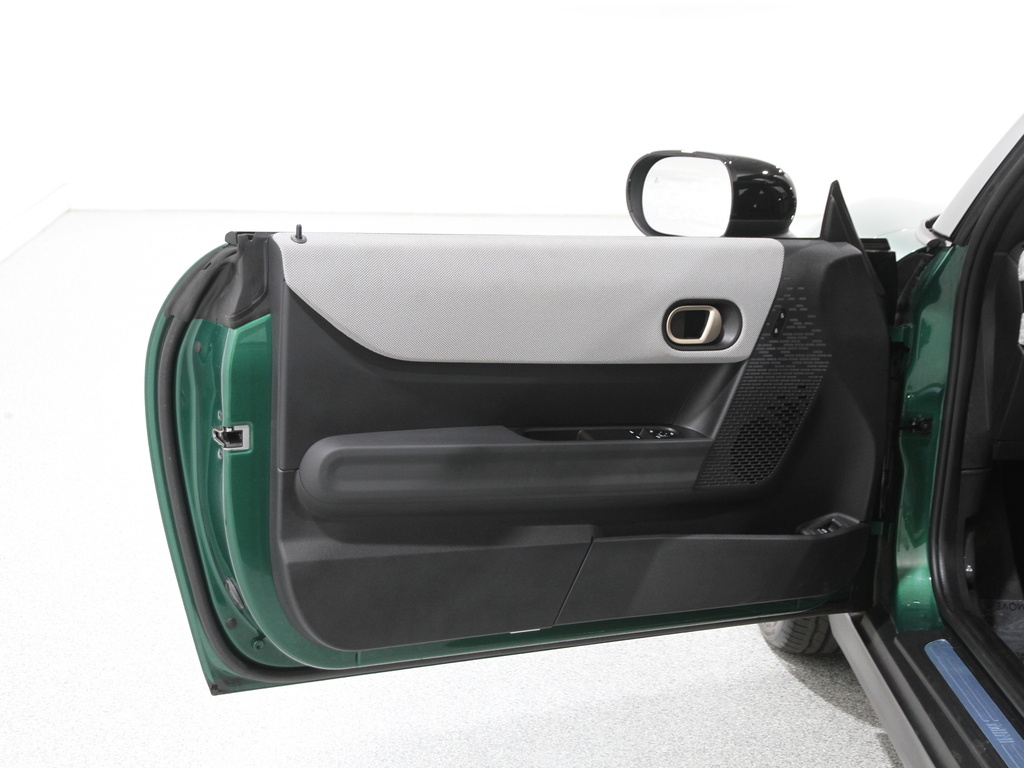 2025 Mini Cooper 2 Door Hardtop Signature photo 4