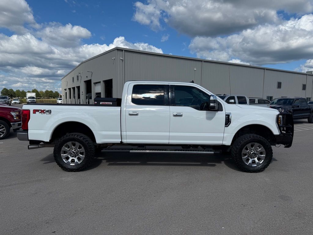 2019 Ford F-250 Lariat photo 16