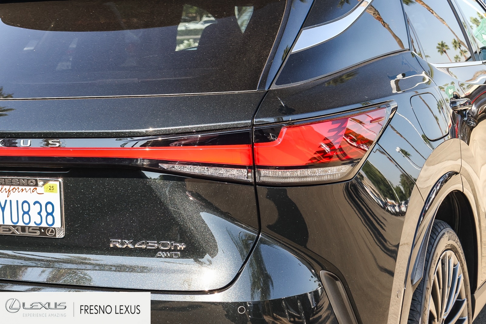 2025 Lexus RX 450h+ Luxury photo 7