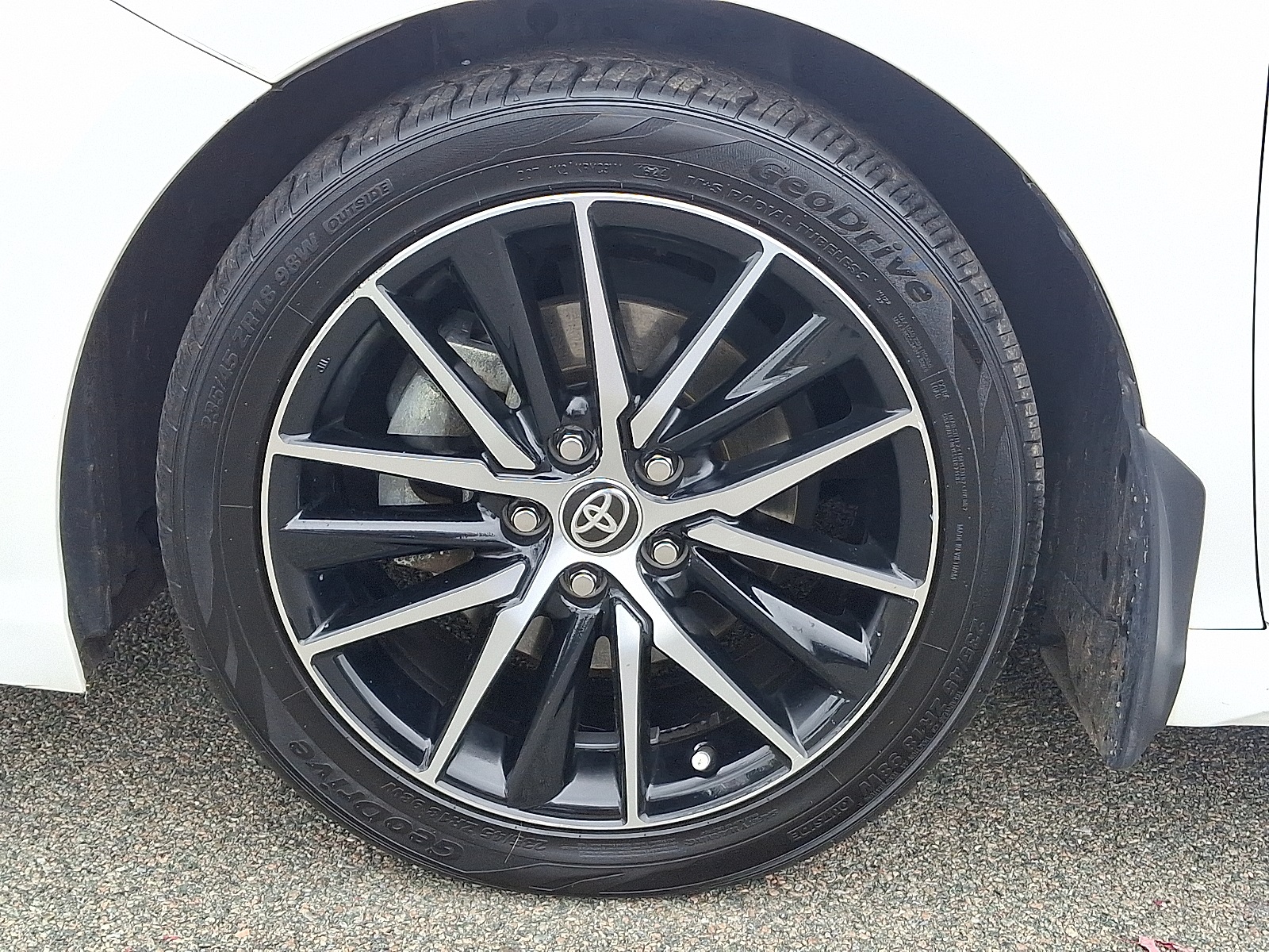 2023 Toyota Camry SE photo 9