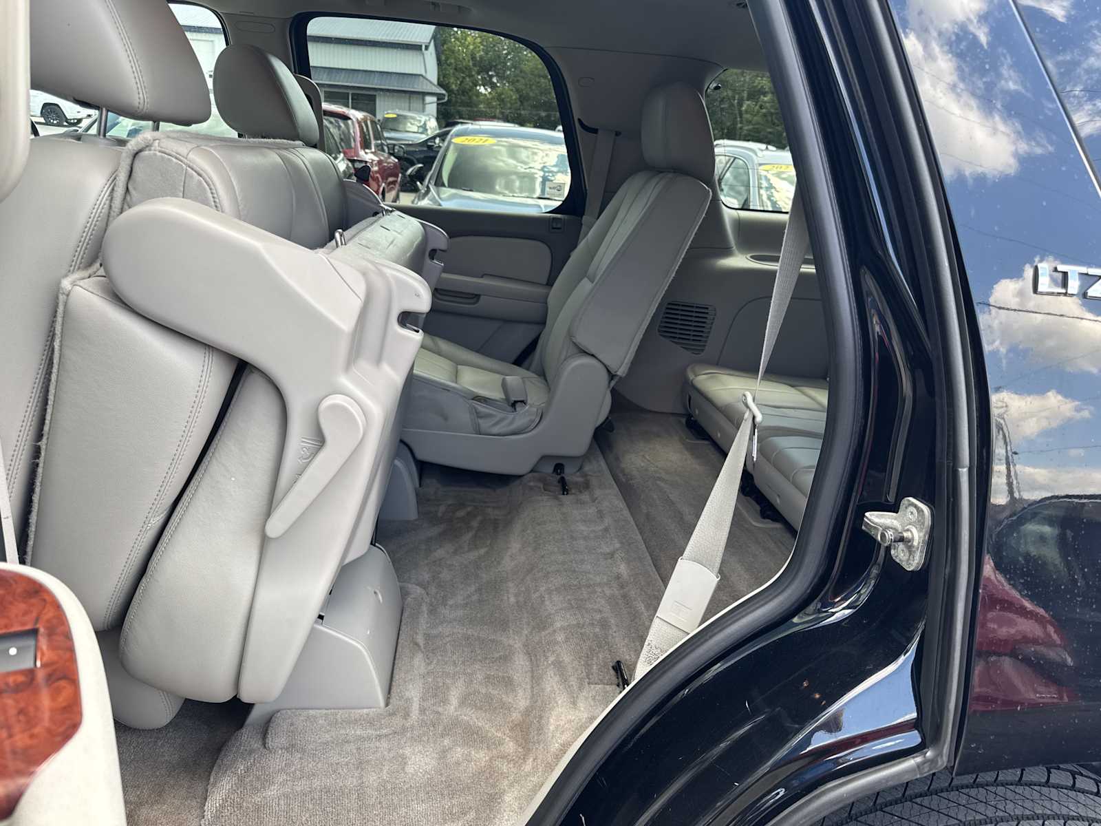2011 Chevrolet Tahoe LT photo 29