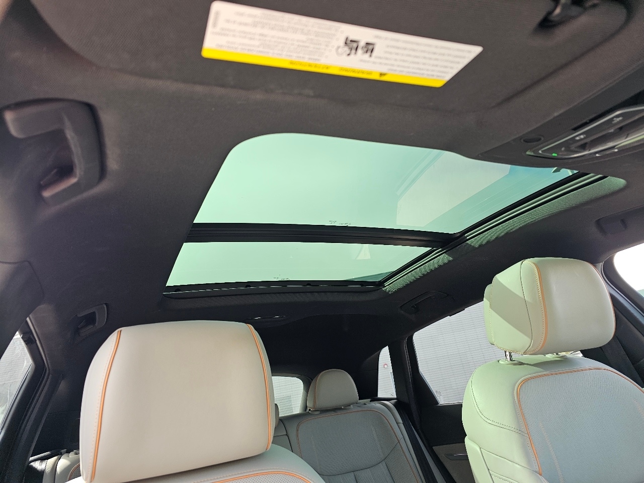2023 Audi e-tron Prestige photo 3
