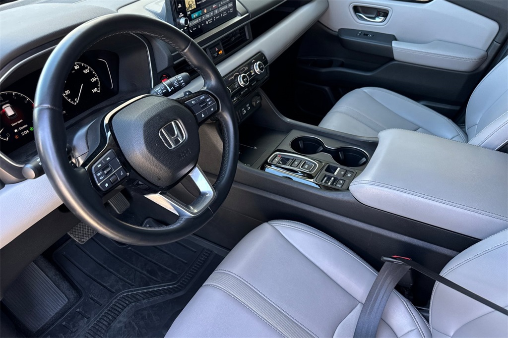2025 Honda Pilot EX-L photo 9