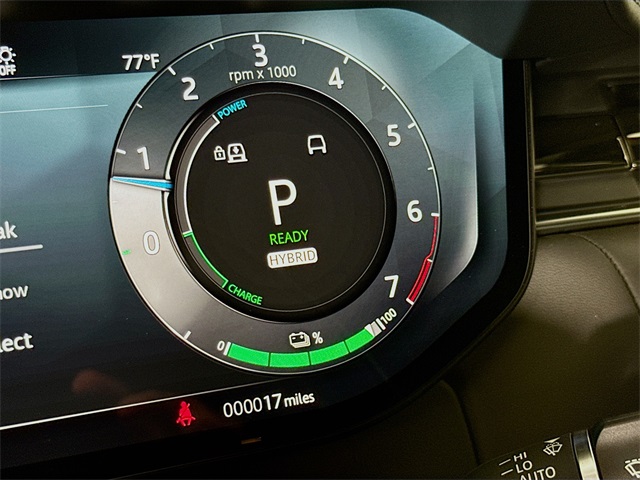 2025 Land Rover Range Rover SE photo 13