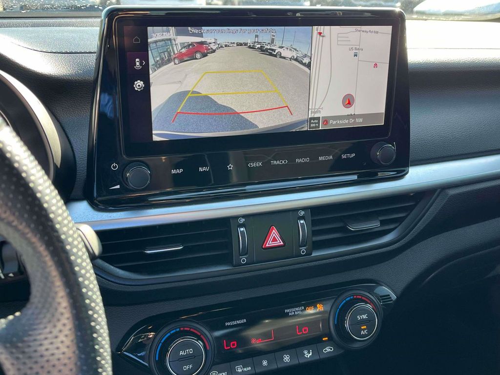 2022 Kia Forte GT-Line photo 19