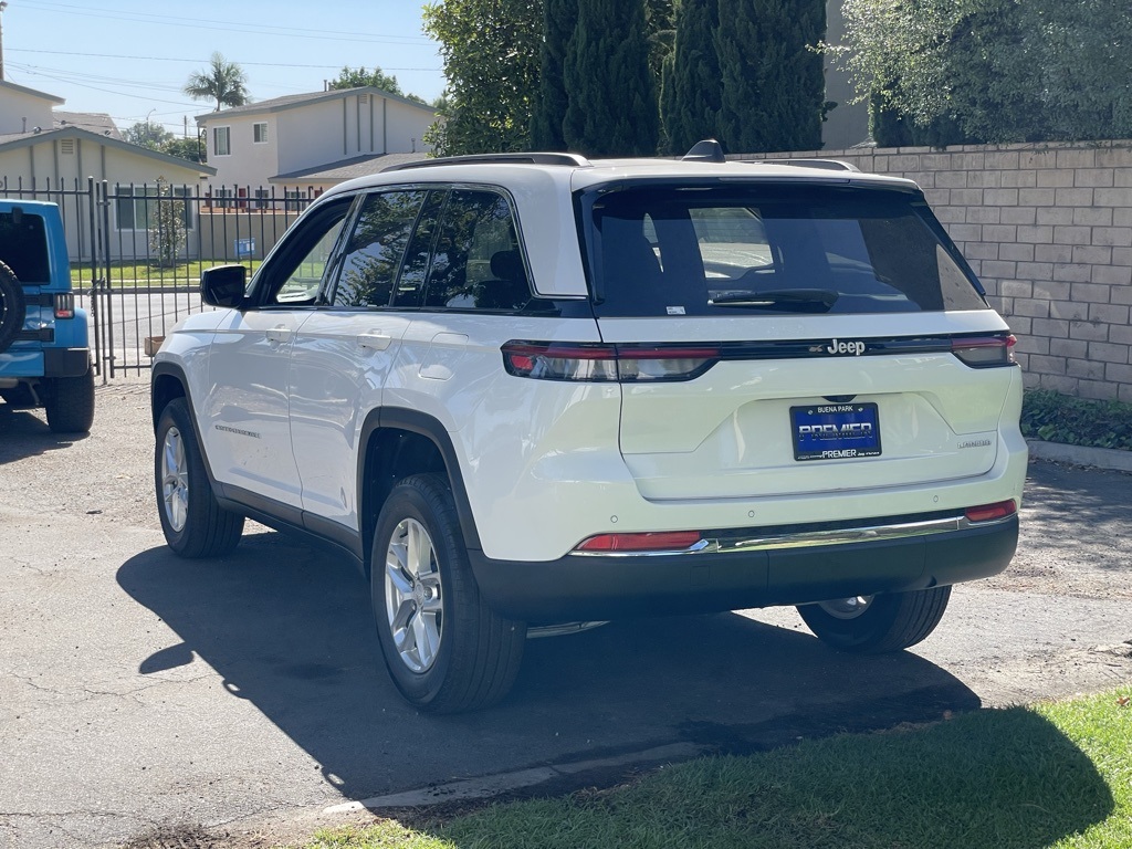 2025 Jeep Grand Cherokee Laredo X photo 3