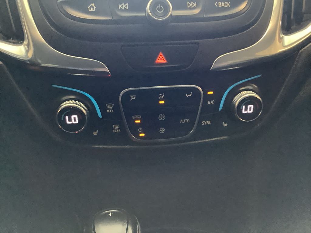 2020 Chevrolet Equinox LT photo 16