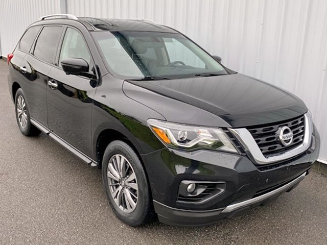2019 Nissan Pathfinder SL photo 2