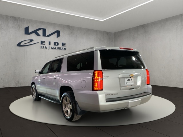 2016 Chevrolet Suburban 1500 LT photo 2
