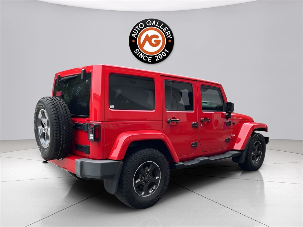 2017 Jeep Wrangler Unlimited Sahara photo 4