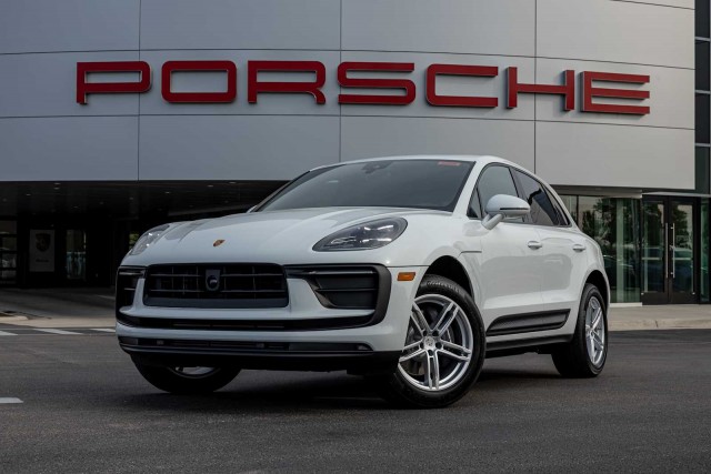 2025 Porsche Macan Base