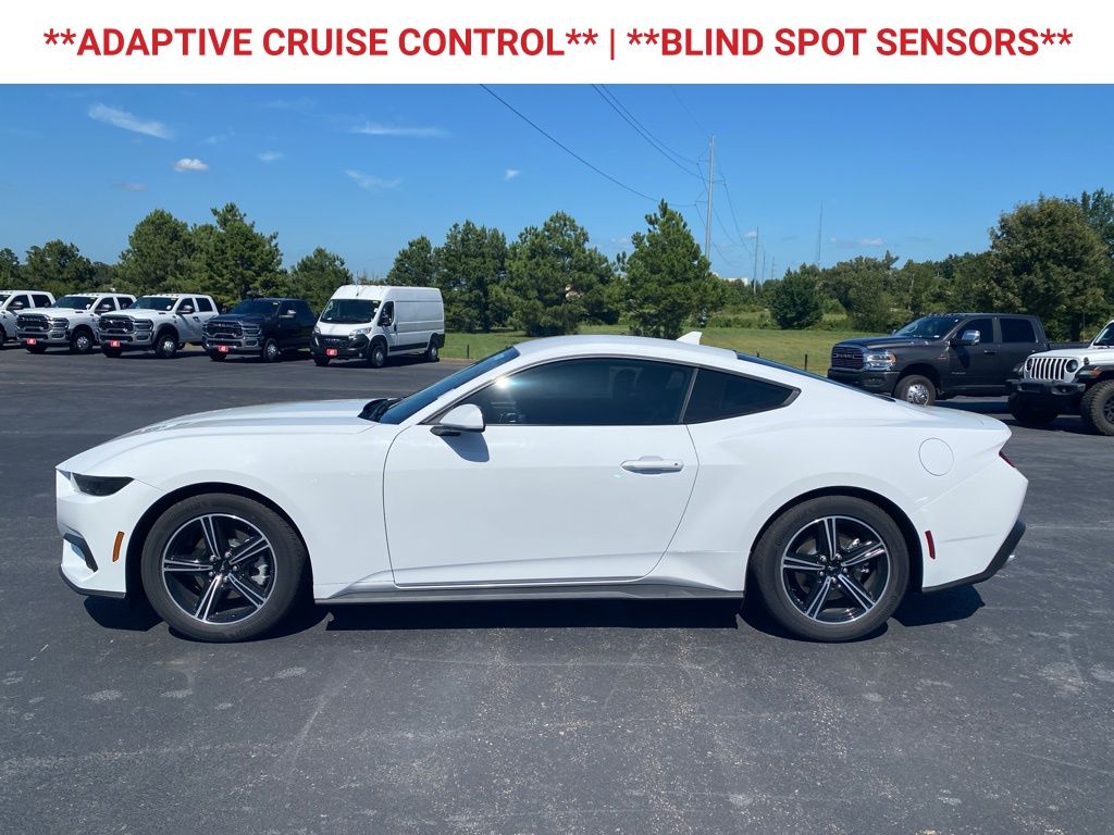 2025 Ford Mustang EcoBoost photo 4