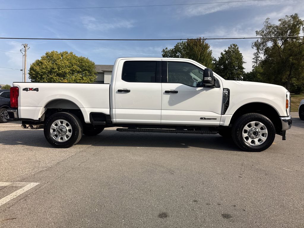 2024 Ford F-350 XLT photo 4