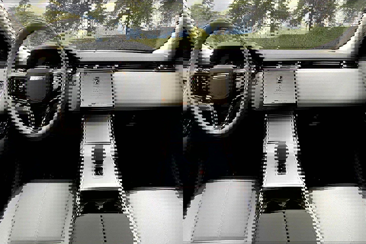 2025 Land Rover Range Rover Velar S photo 7