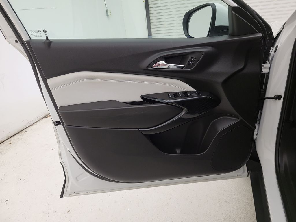 2024 Chevrolet Trax LT photo 13