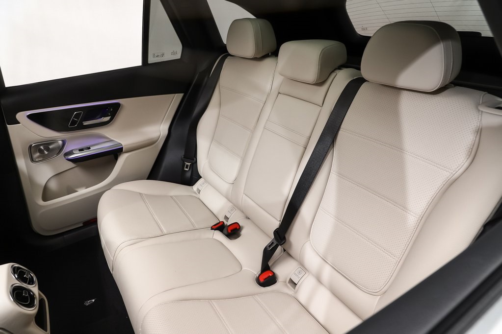 2025 Mercedes Benz GLC 300 4MATIC photo 11