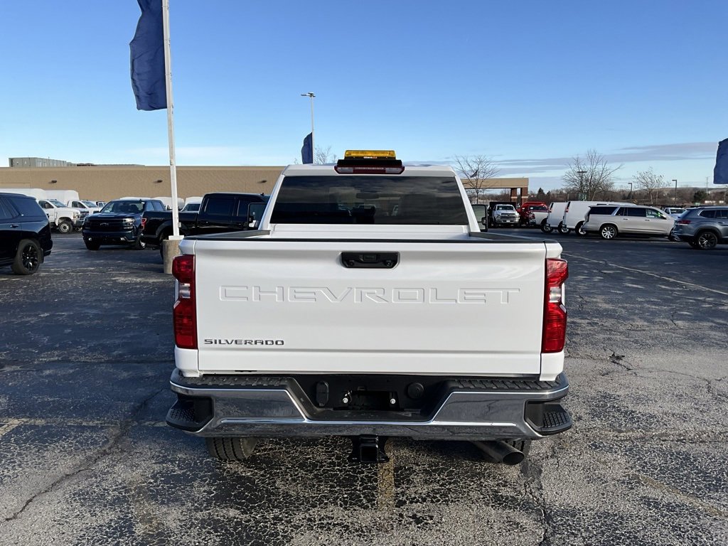 2025 Chevrolet Silverado 2500HD photo 2