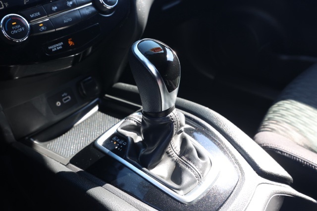 2018 Nissan Rogue SV photo 29