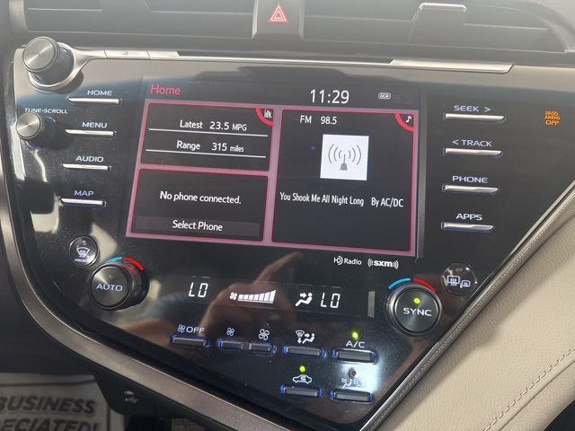2019 Toyota Camry Hybrid SE photo 14