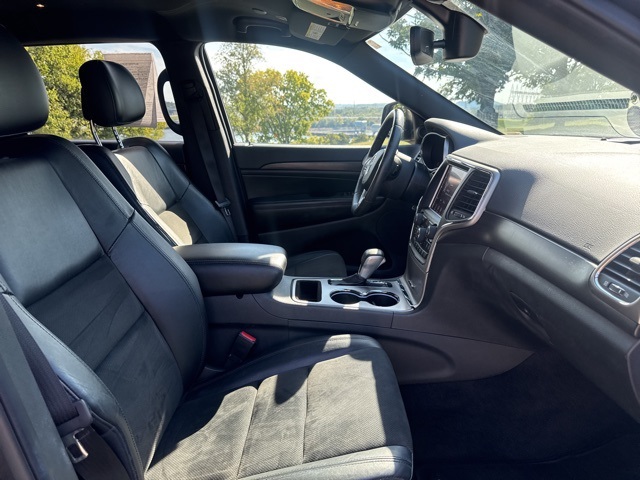 2018 Jeep Grand Cherokee Laredo E photo 9