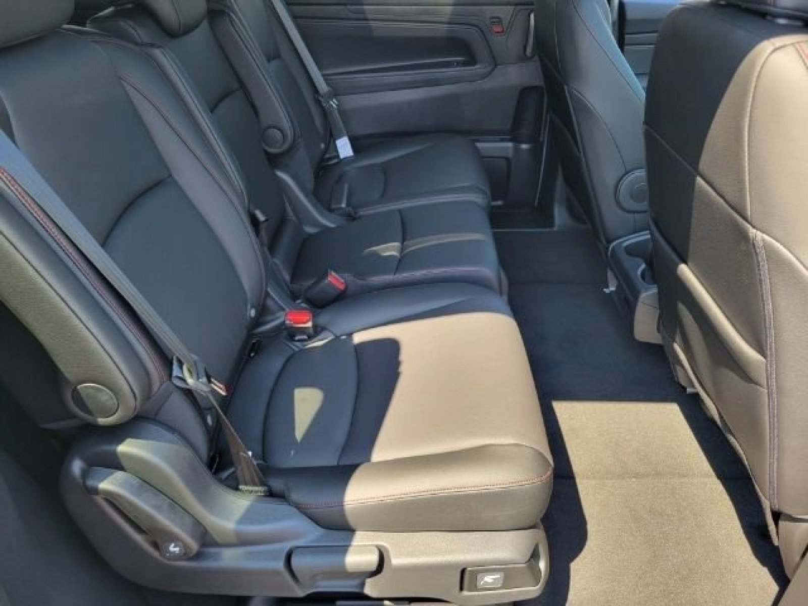 2026 Honda Odyssey photo 4